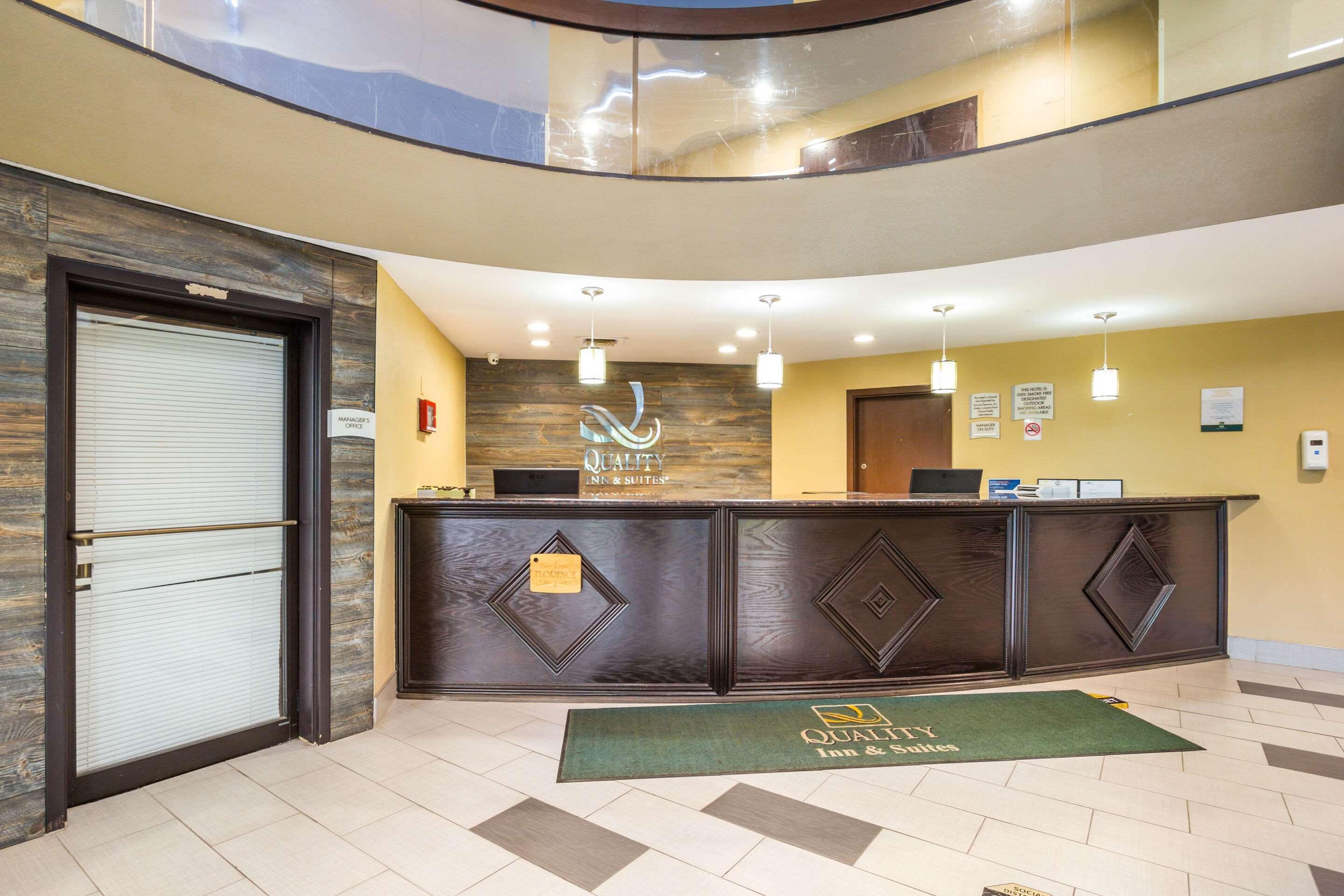 Quality Inn & Suites Florence - Cincinnati South Exterior photo