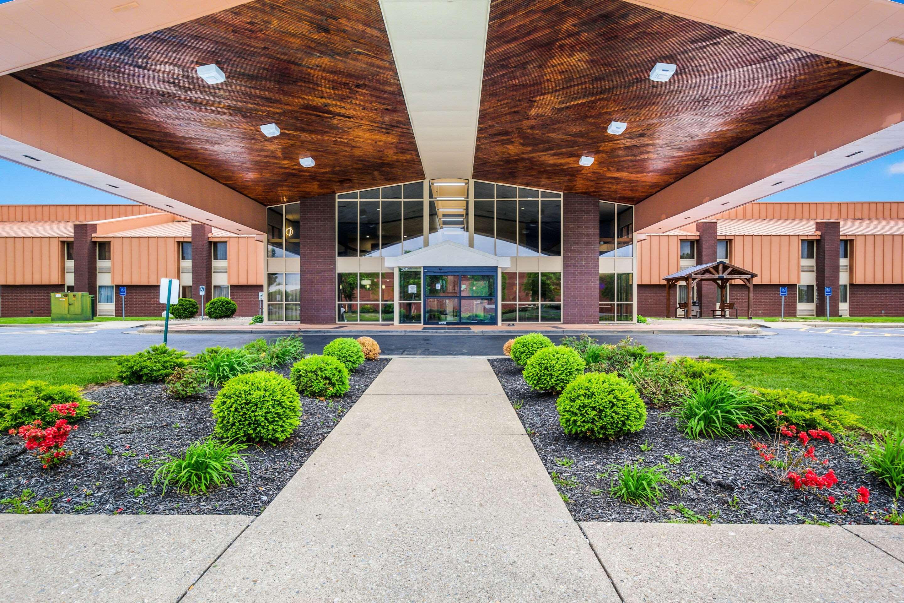 Quality Inn & Suites Florence - Cincinnati South Exterior photo