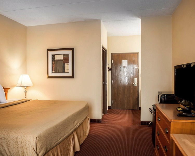 Quality Inn & Suites Florence - Cincinnati South Exterior photo